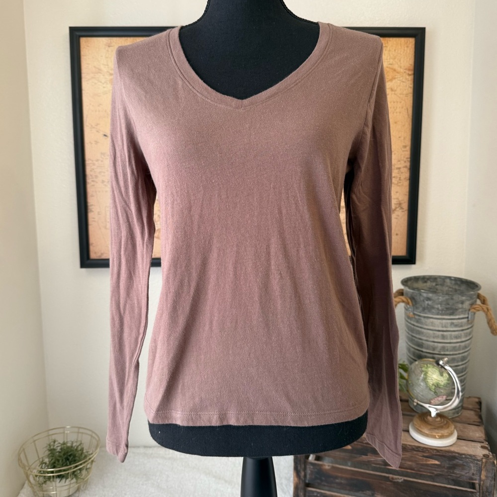 So brand v-neck long sleeve top